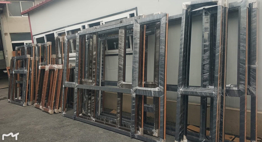 鞍山市天乙門窗工業有限公司沈陽經銷商所訂貨品已完成，經過檢驗后進行包裝，準備發貨